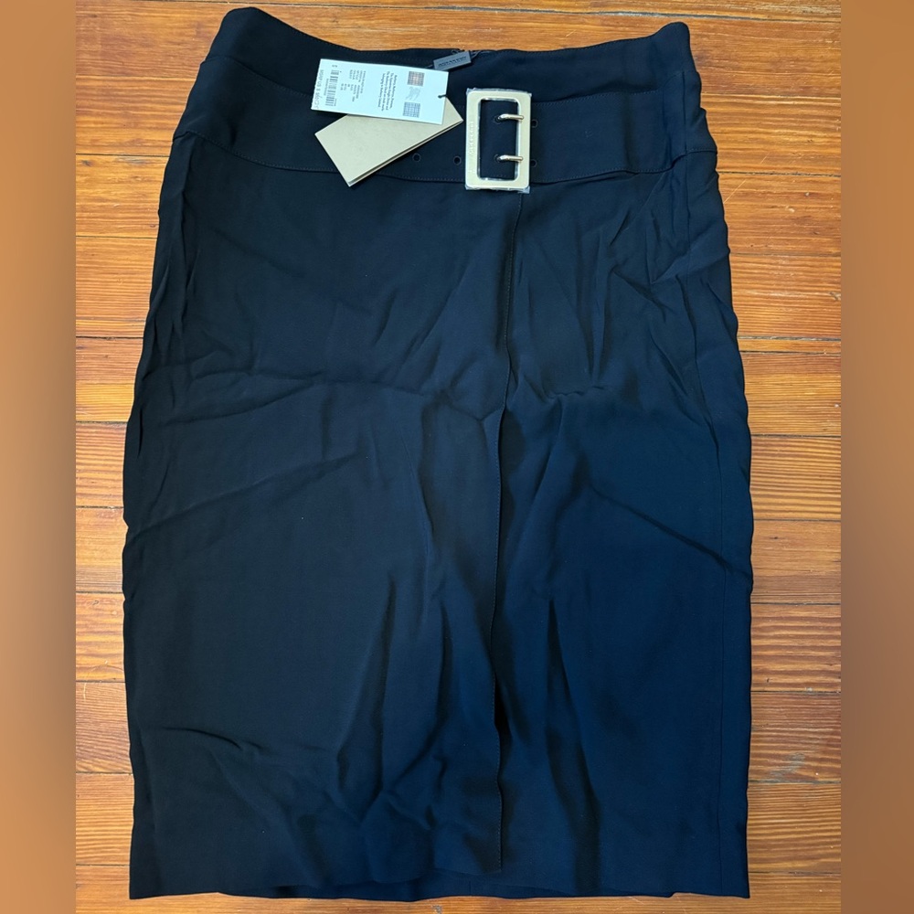 Brand new authentic Burberry women’s black midi skirt size 6 US